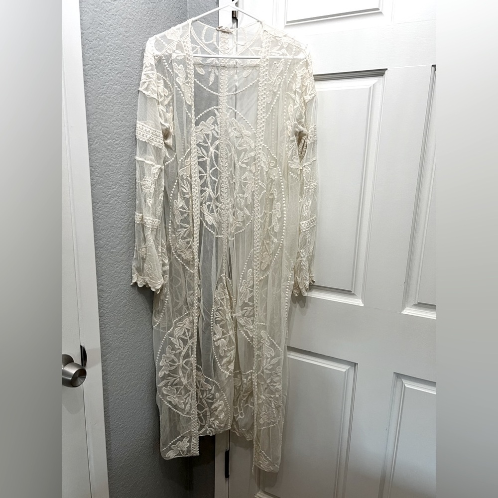Beautiful lace duster